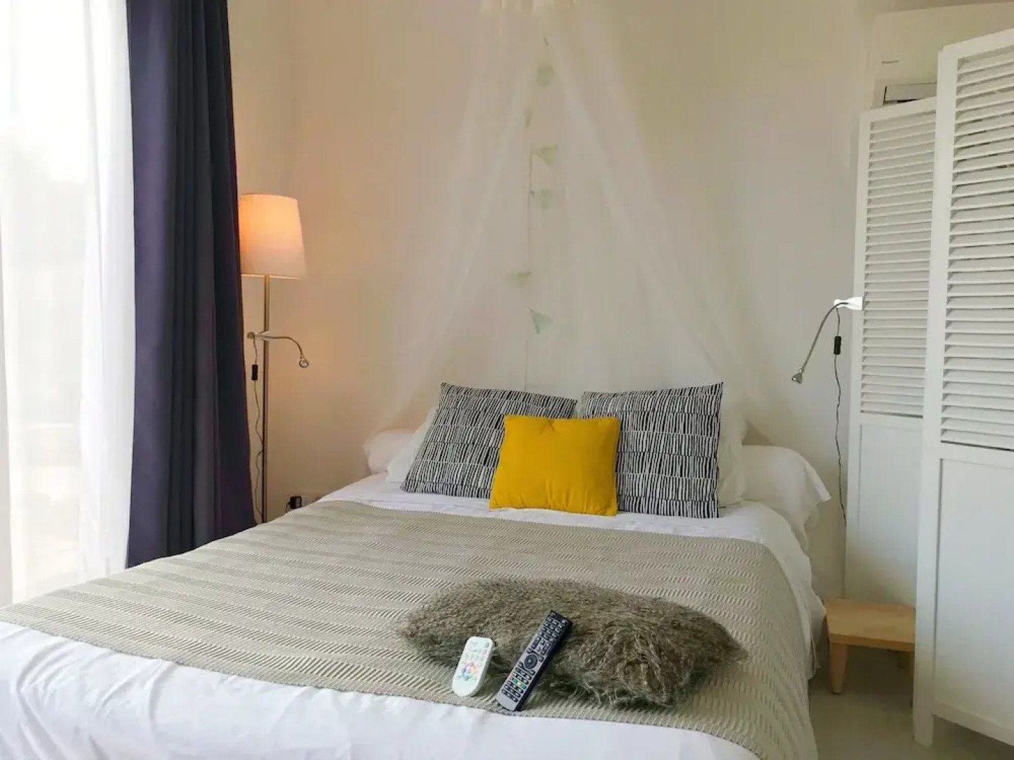 Tipi Lounge and breakfast