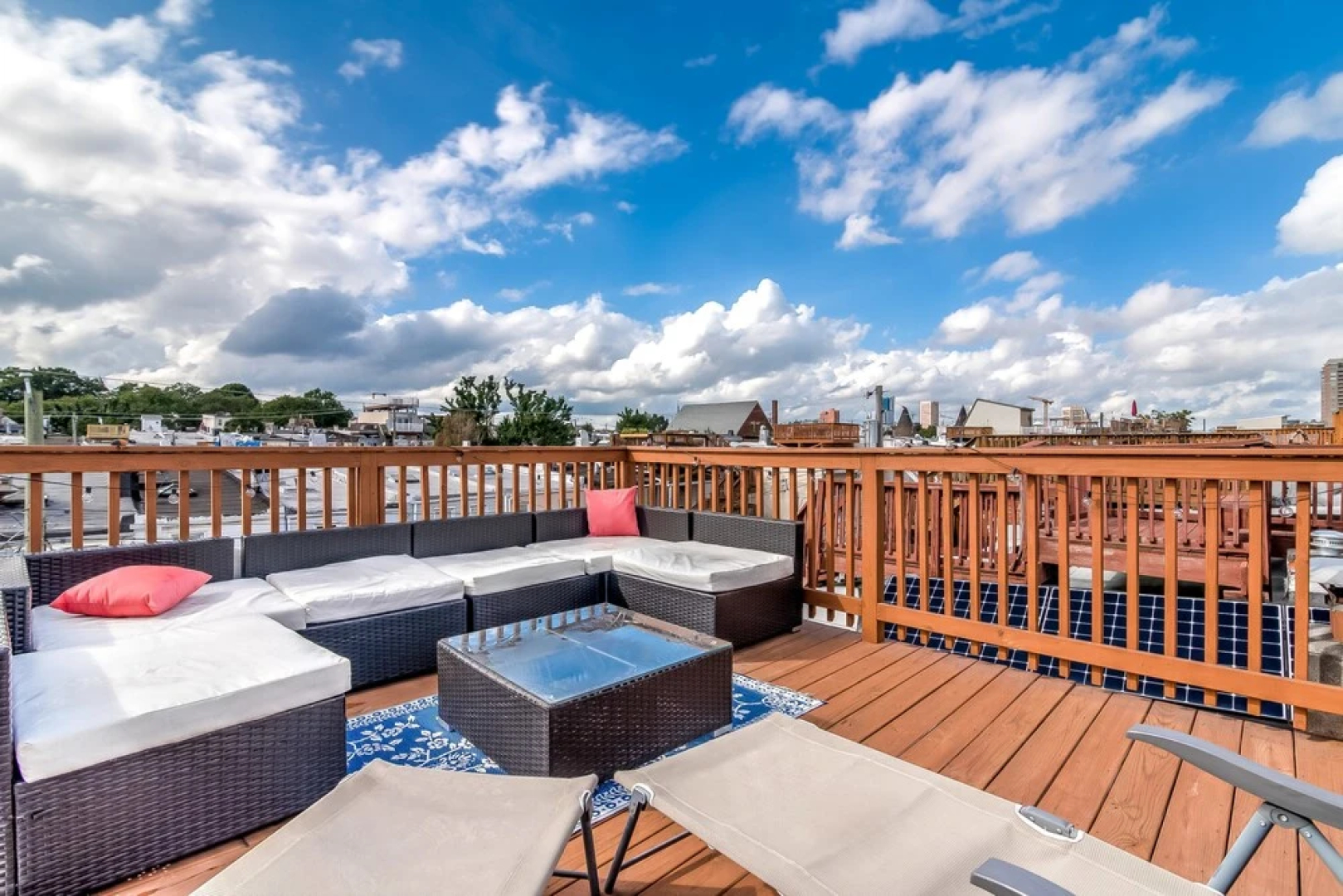 Luxury Home Near Harbor With Roofdeck & Parking