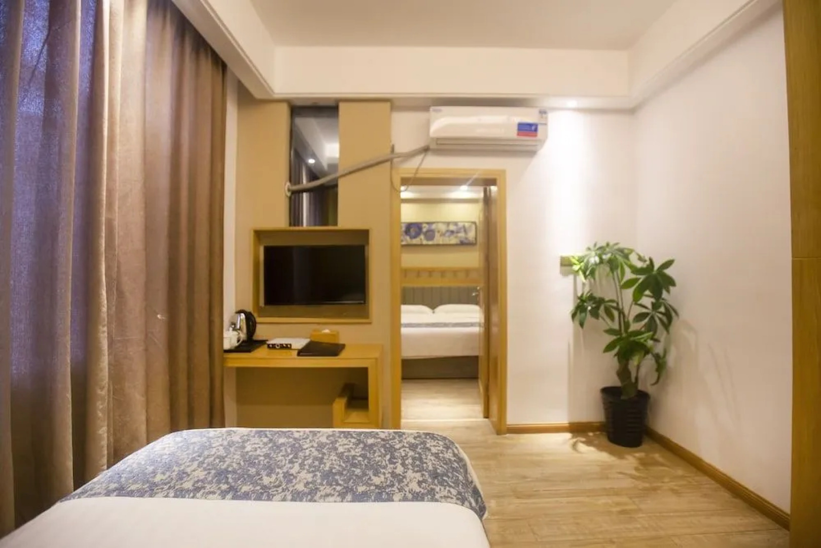 Zhangjiajie Heyday Hotel