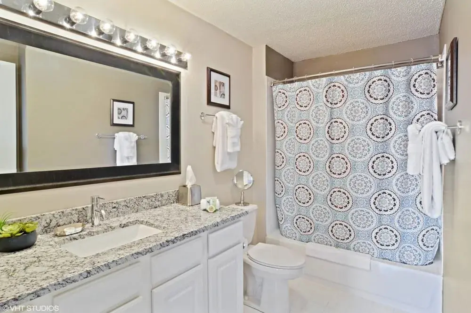 Premier Luxury Suites