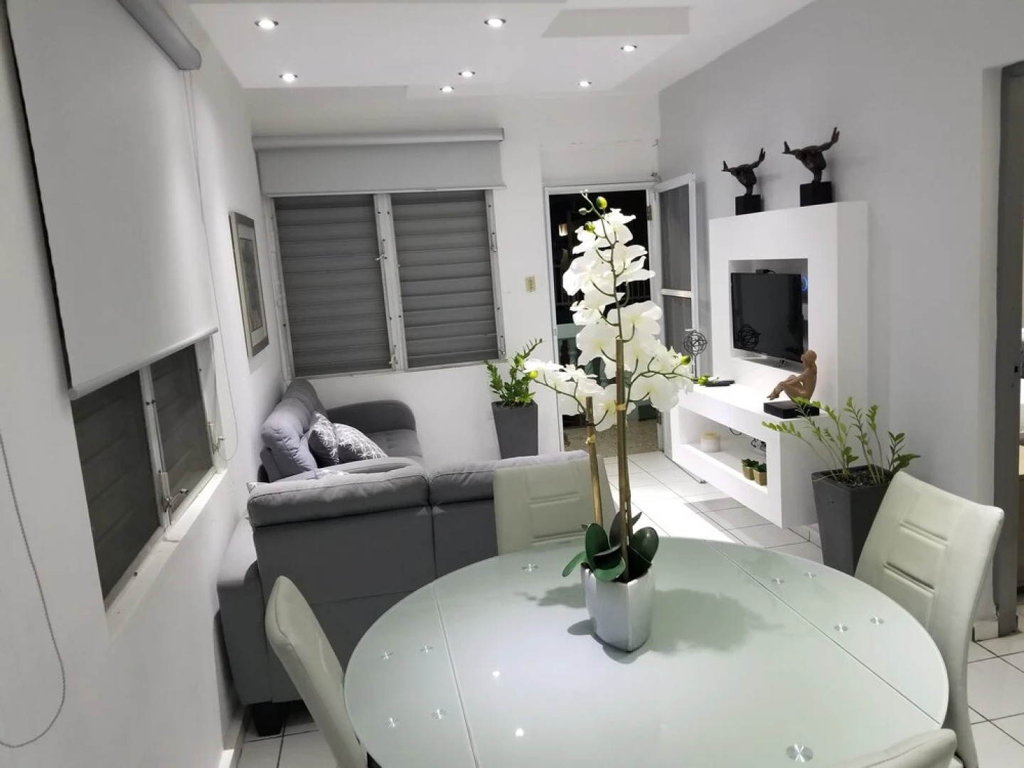 Luichy's Seaside Hotel