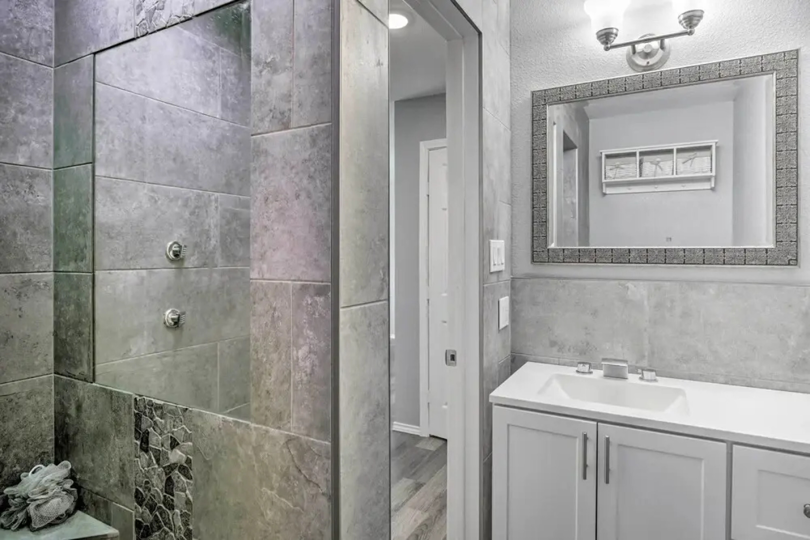 Sleek Rockwall Home Near Dtwn Dallas & Lake!