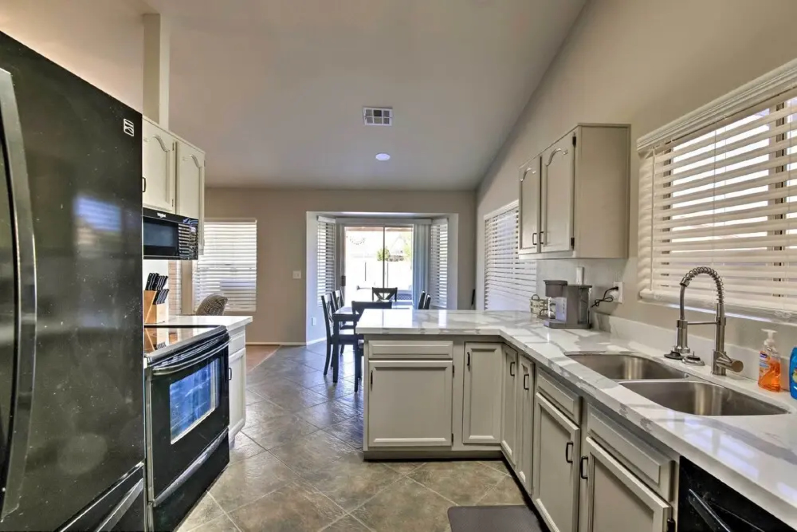 Gilbert Home w/ Private Pool & Putting Green!