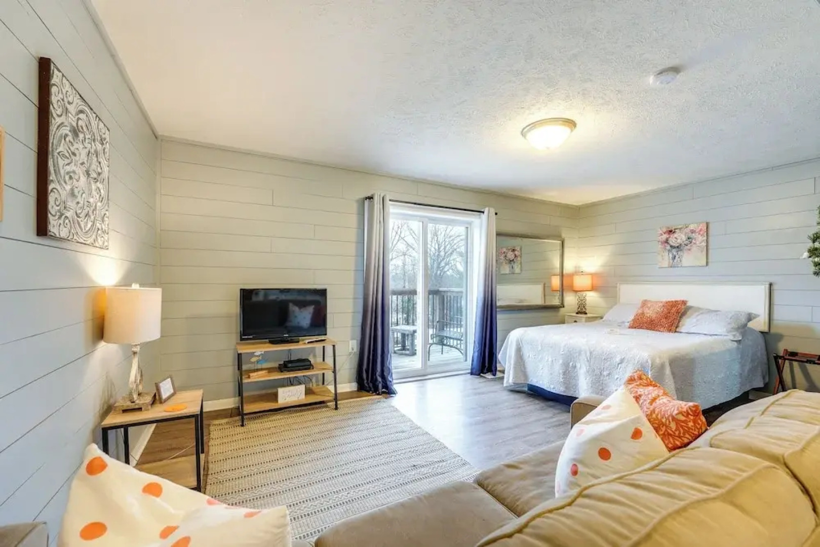 Hike, Boat, Fish & More: Table Rock Lake Cottage