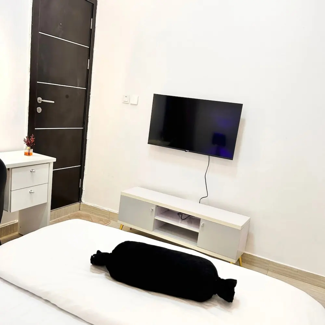 Luxury Shortlet Apartment LBS, AJAH