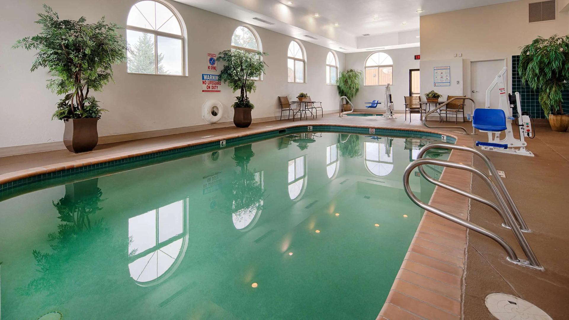 Best Western Plus Deer Park Hotel & Suites