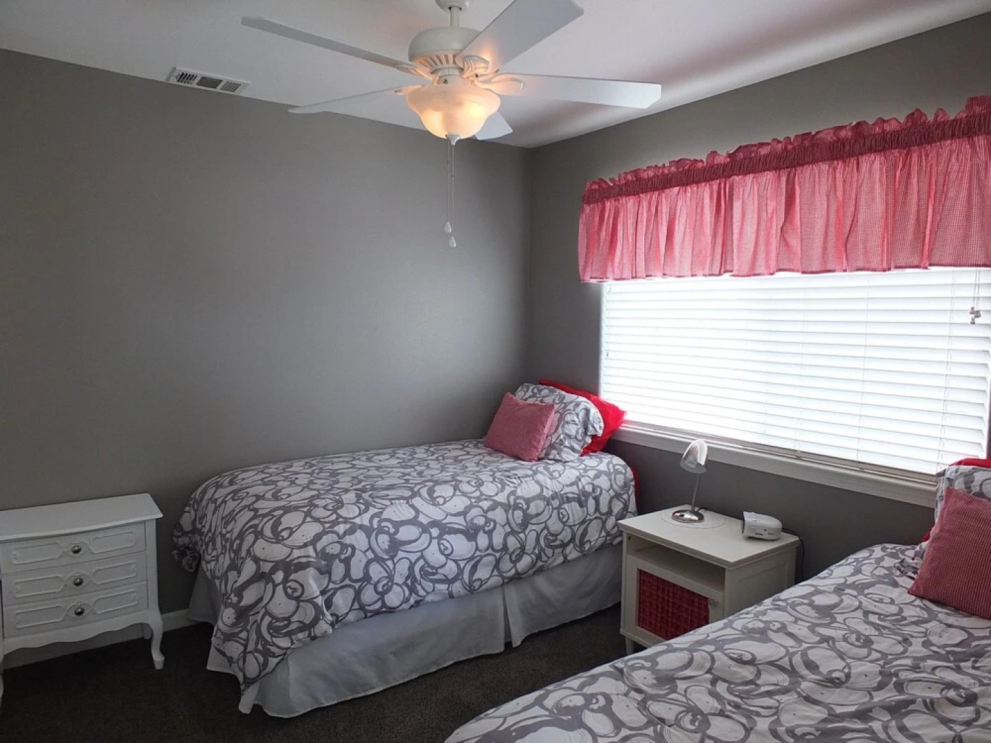 618 Airpark 2 Bedroom Condo by Redawning