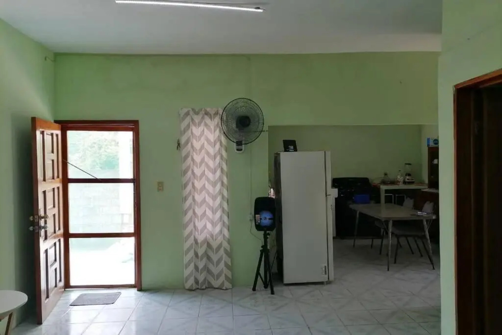 CASA CON TODO LOS SERVICIOS Y 2 RECAMARAS CLIMATIZADAS CON 2 CAMAS CADA UNO PARA 8 PERSONAs