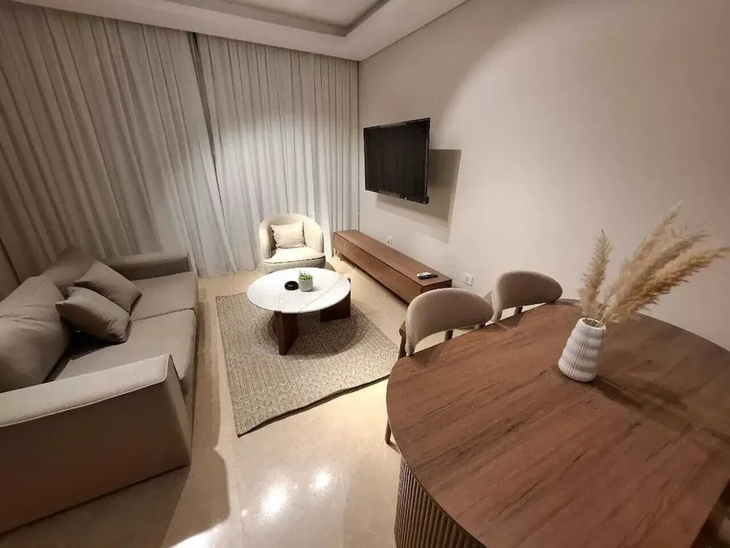 Mynt Stay zed west Residence 2 bedroom E1E213