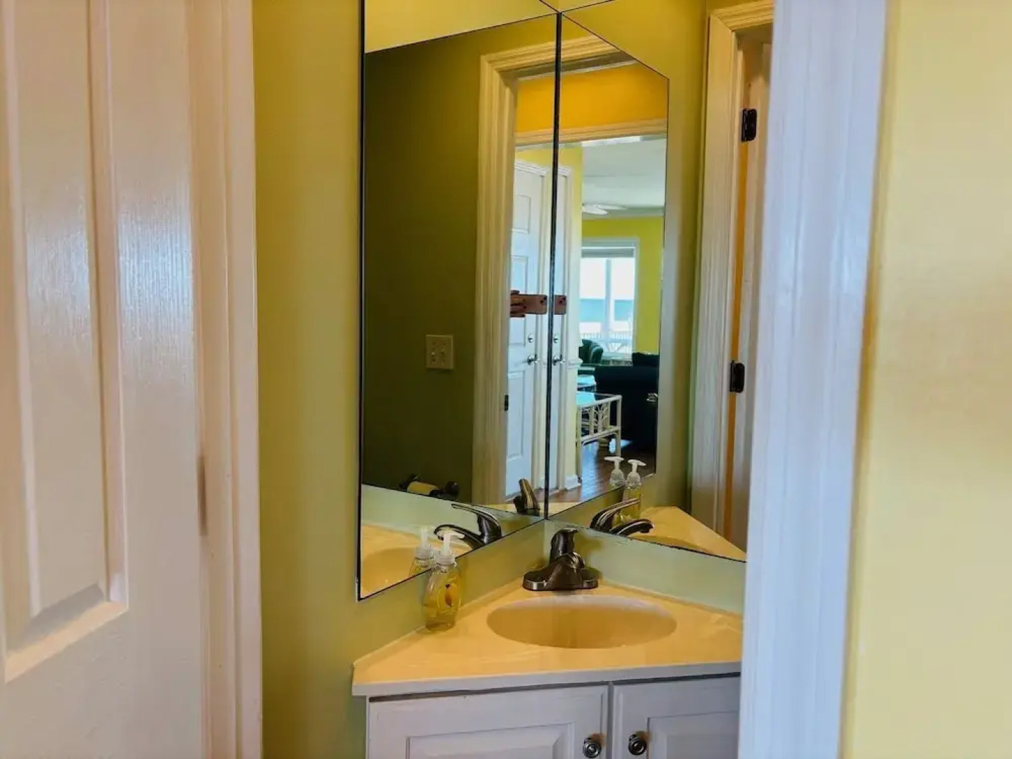 Summer Sandcastle 5 Bedroom Home by RedAwning