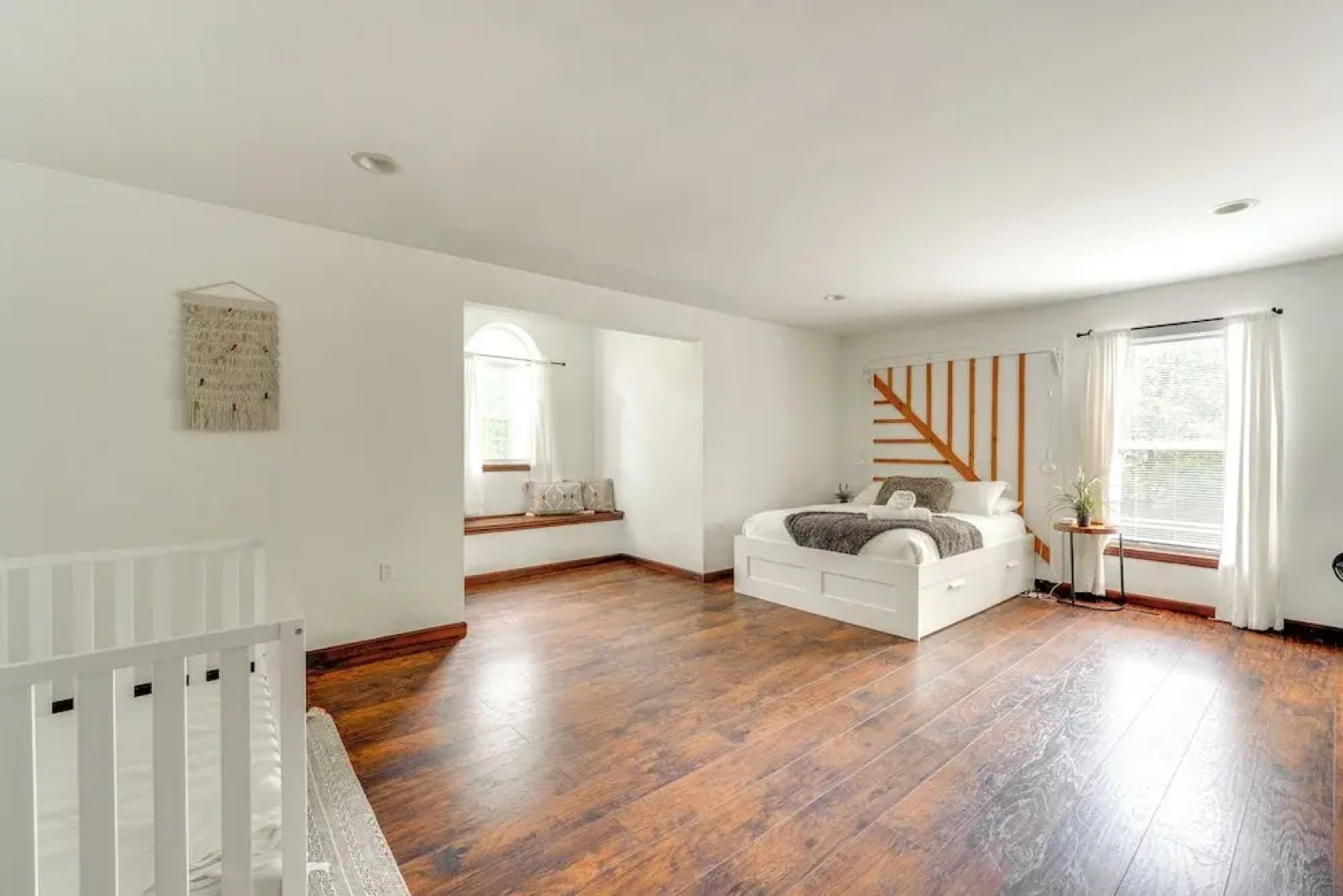 Tannersville House: Bar & Deck, 2 Mi to Ski Resort