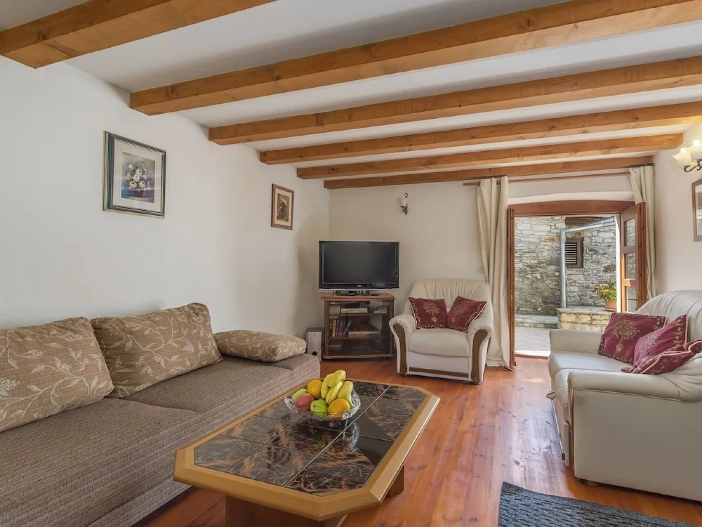 Stone Holiday House With a Spacious Yard and Private Pool