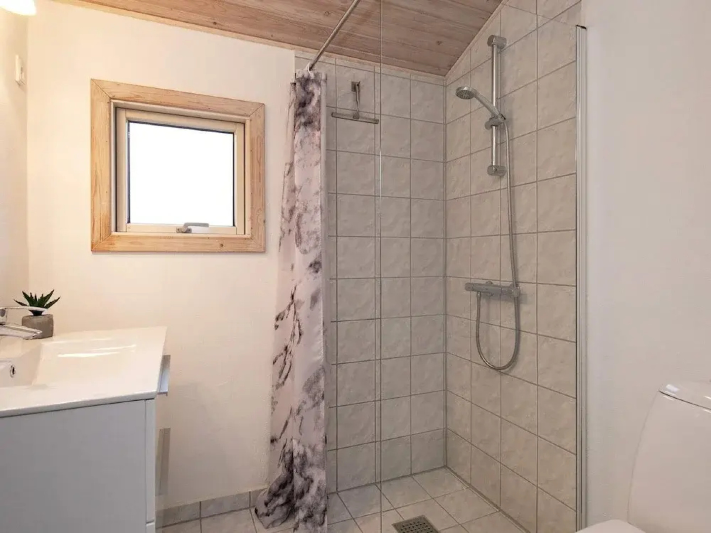 10 Person Holiday Home in Humble