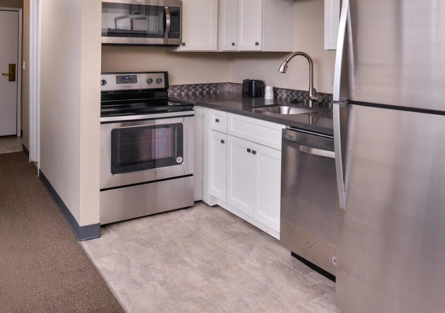 Interurban Suites Hotel