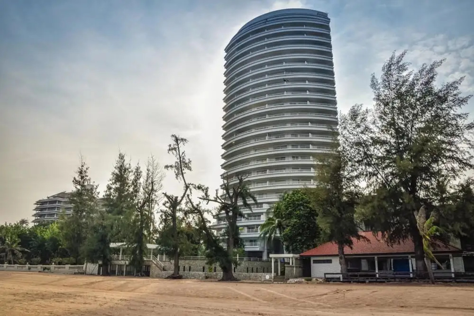 Sandy Beach Condo 17D