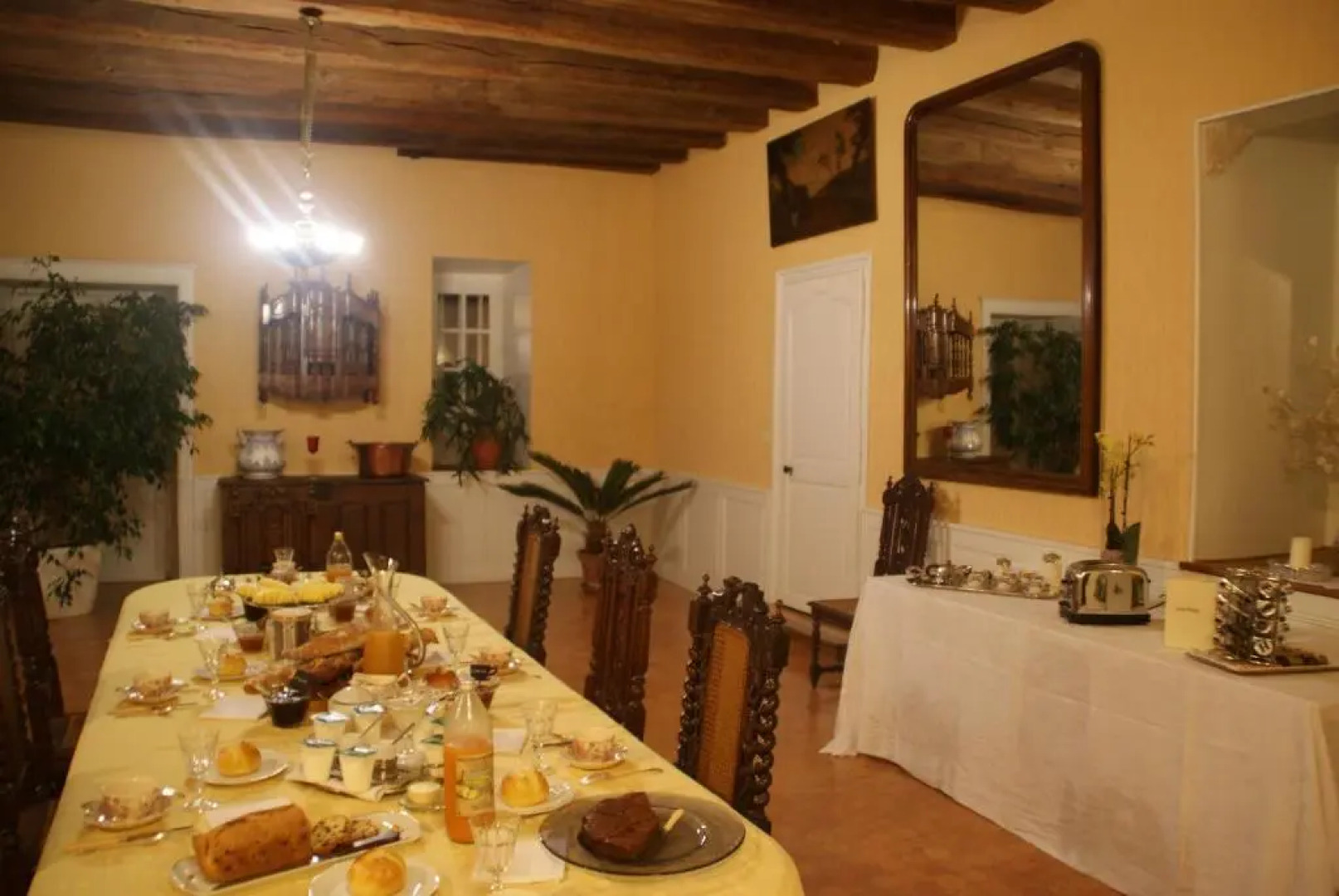 Chateau De Vaugrignon