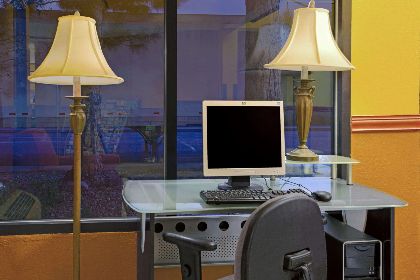 Super 8 by Wyndham Denver Stapleton