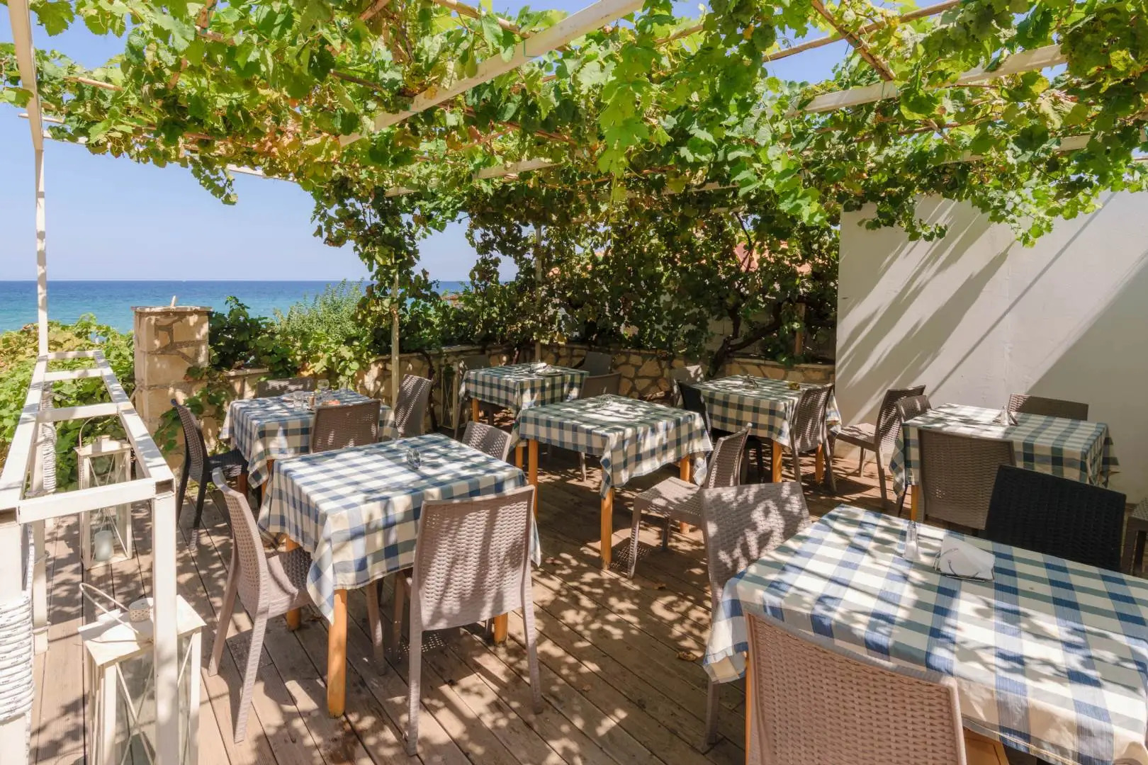 Belussi Beach Hotel & Suites