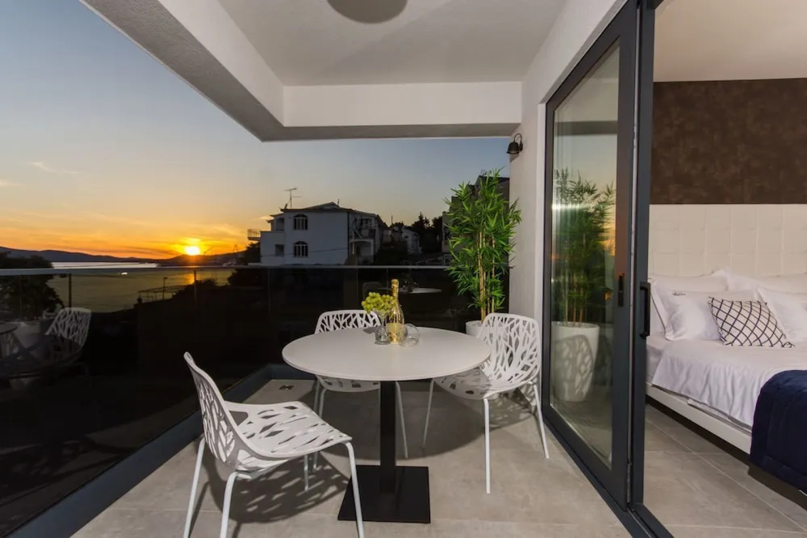 Luxury Apartments Royal M with Pool