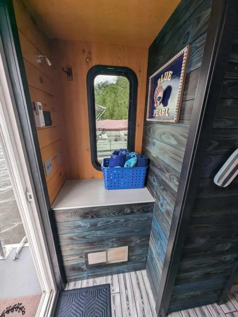 House Boat on Fife Lake