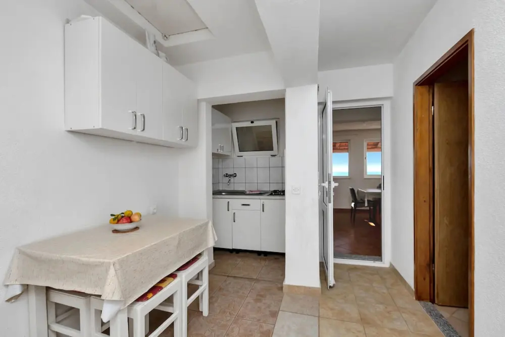 Apartments Robinzon Milivoj
