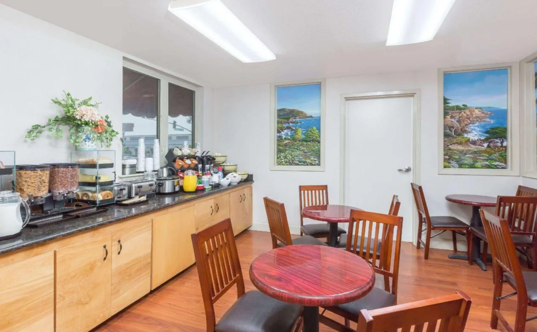 Monarch Valley Inn Marina at Monterey Bay