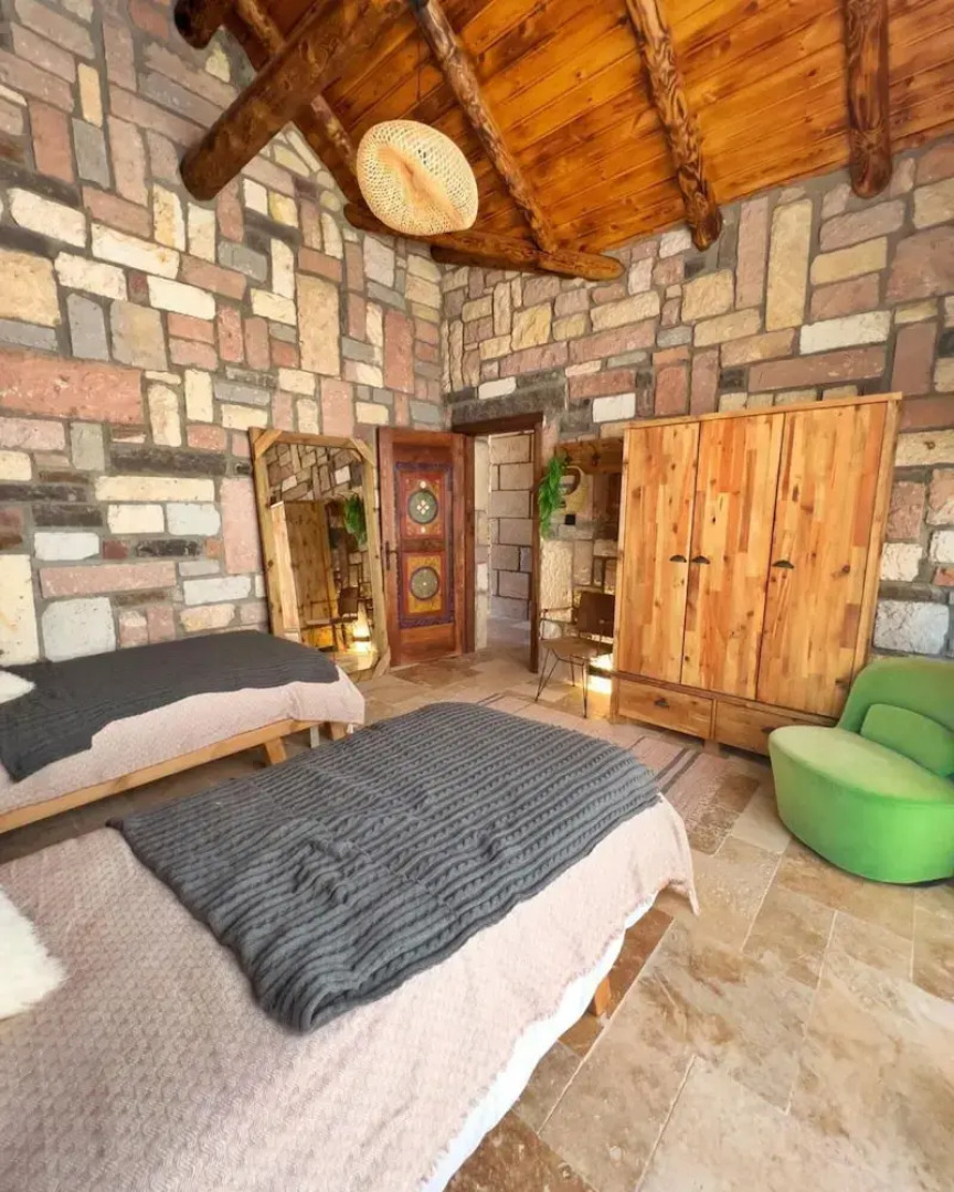 Amazing Stone House With Private Pool in Iznik