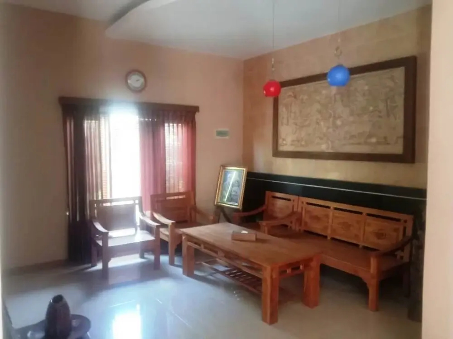 A Very Nice Cozy Family Home With 2 Floors, Fully Furnished.