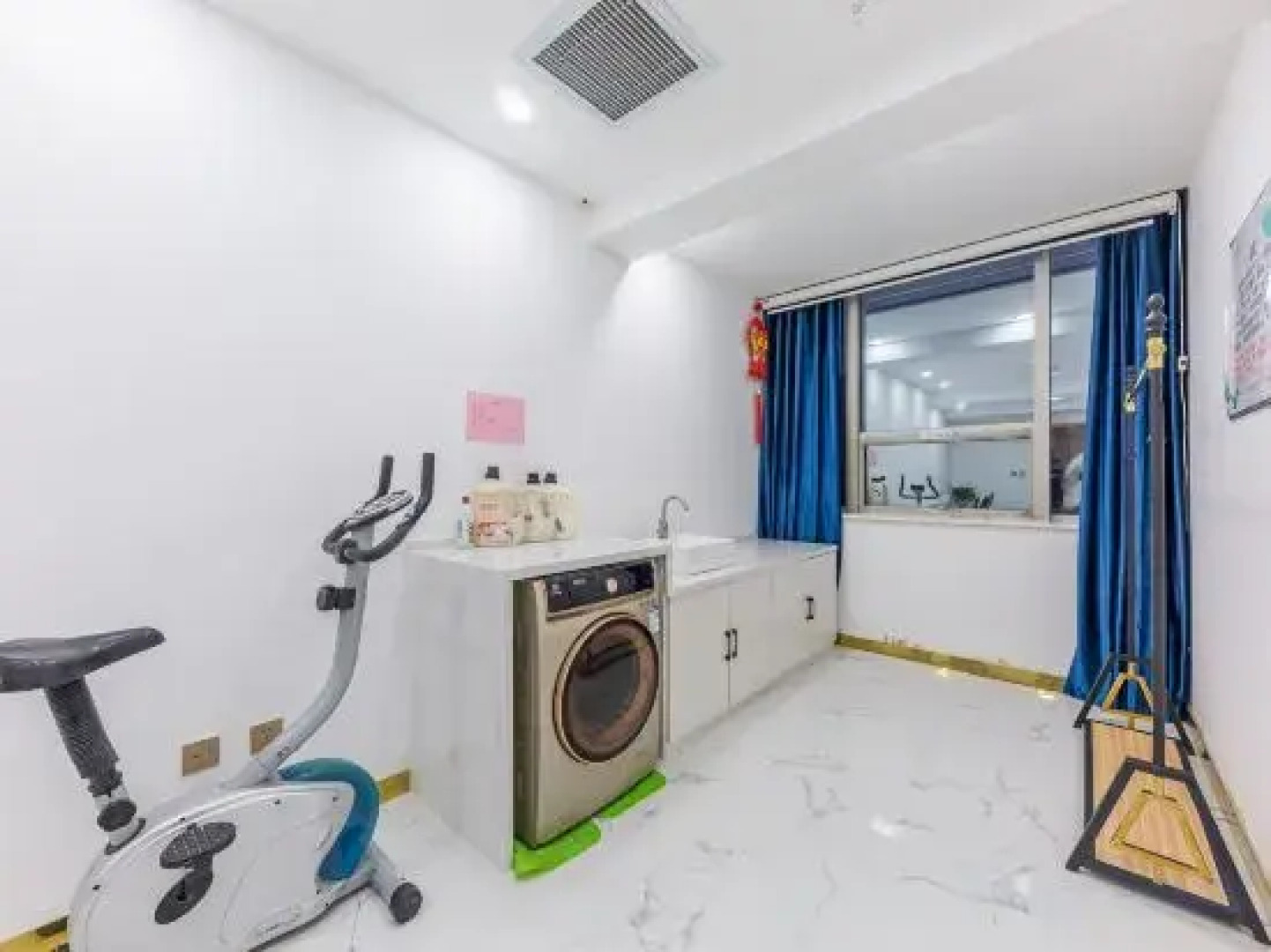 Lanyu Business Hotel