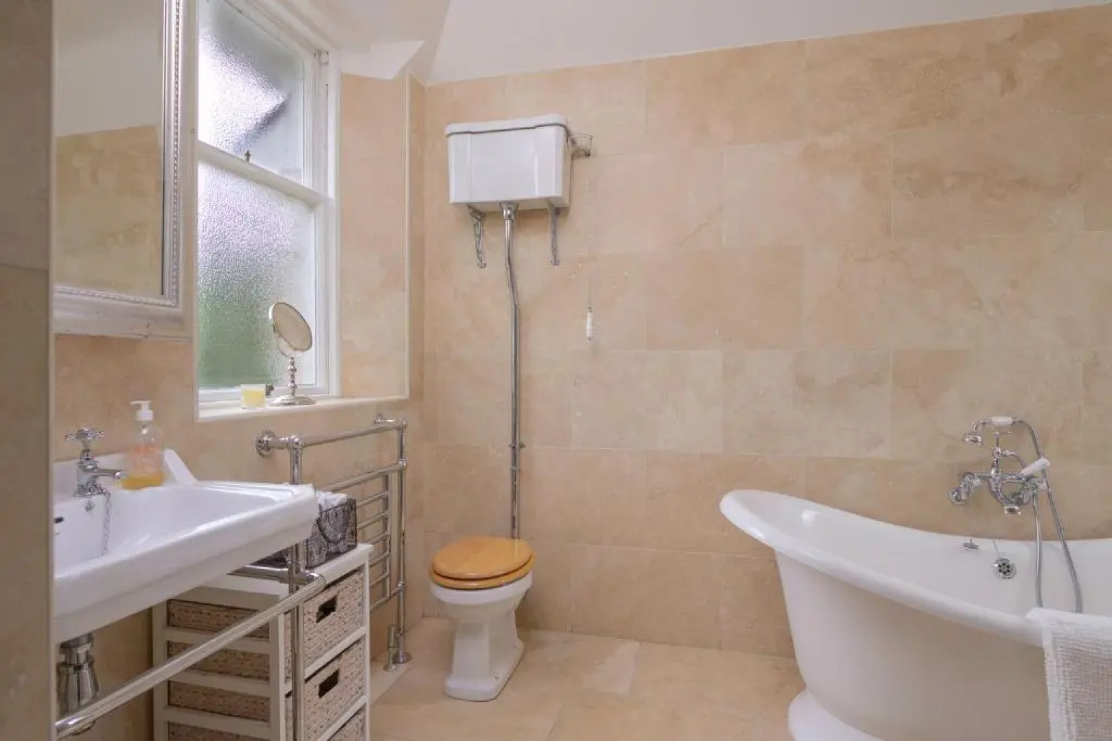 Haven Retreat Scotland - Large 4 Bed House with Woodland garden, Aboyne ,Royal Deeside