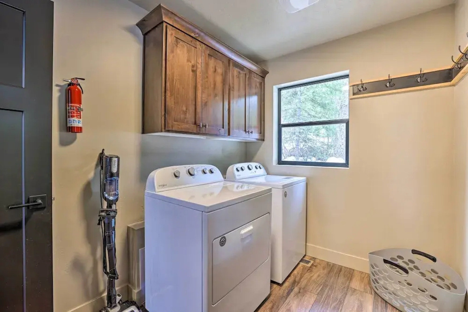 Sled Hill & Hot Tub Access: Mccall Family Cabin!