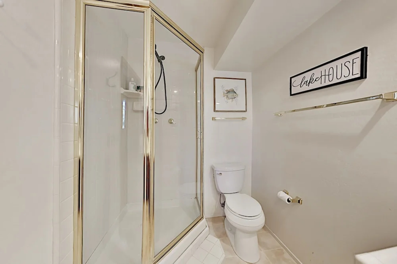 Serene : Forest Views & Wraparound Deck! 3 Bedroom Home