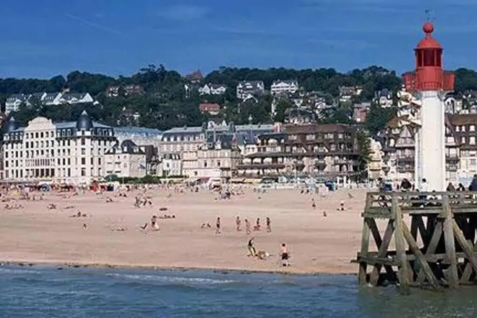 Charming flat middle of Trouville, 150m from beach