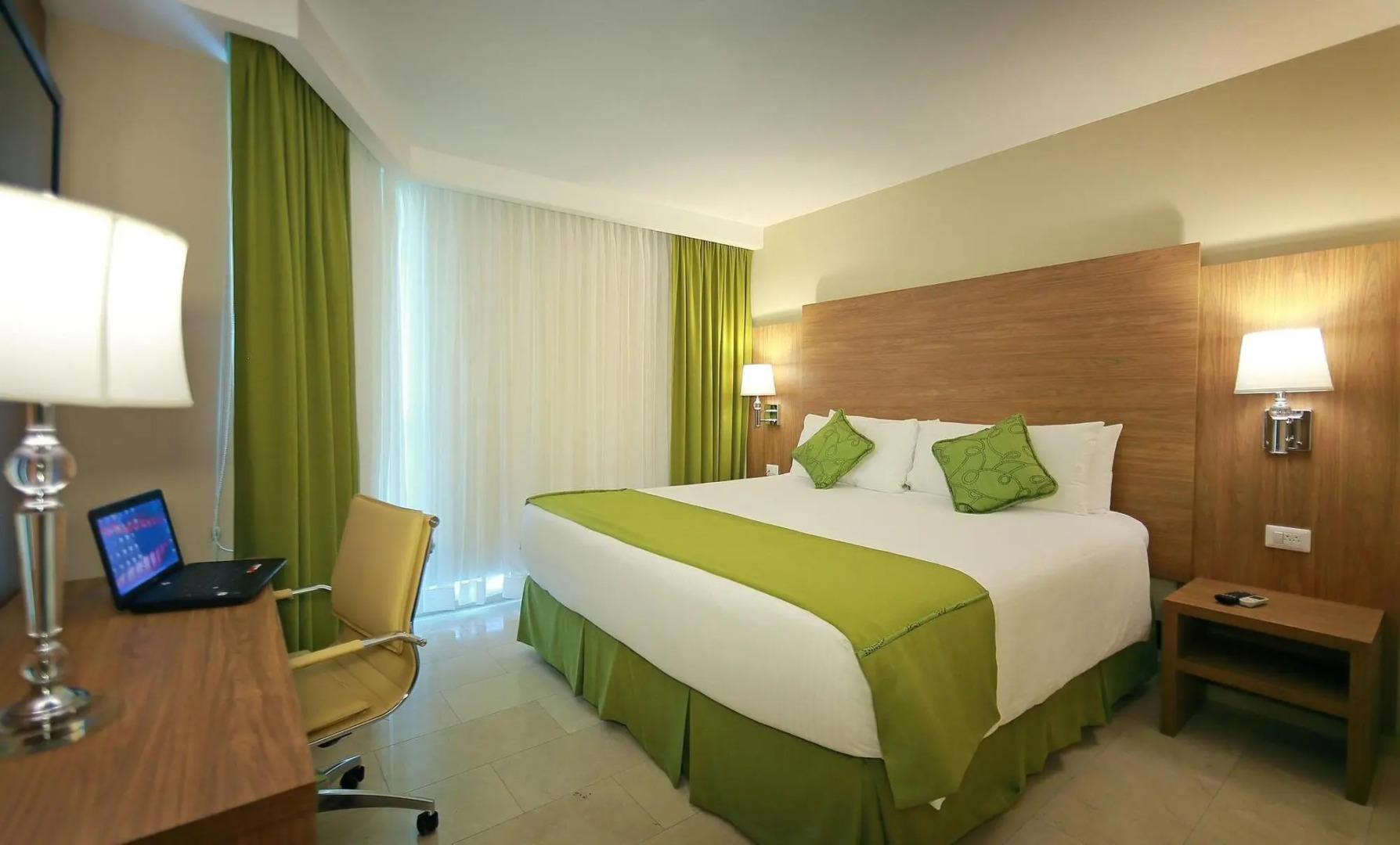 Hotel Suites Ambassador