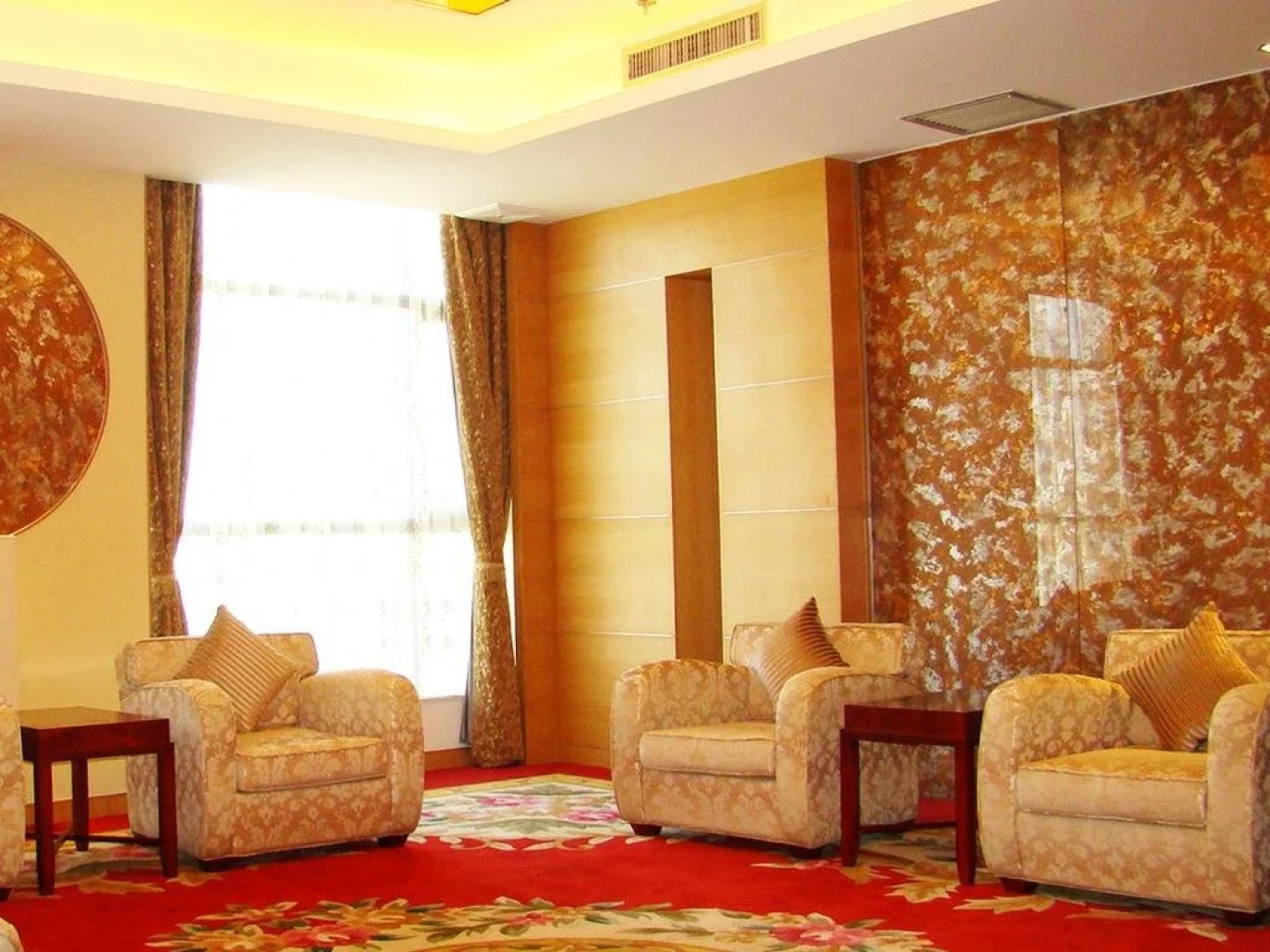 Rising Dragon International Hotel