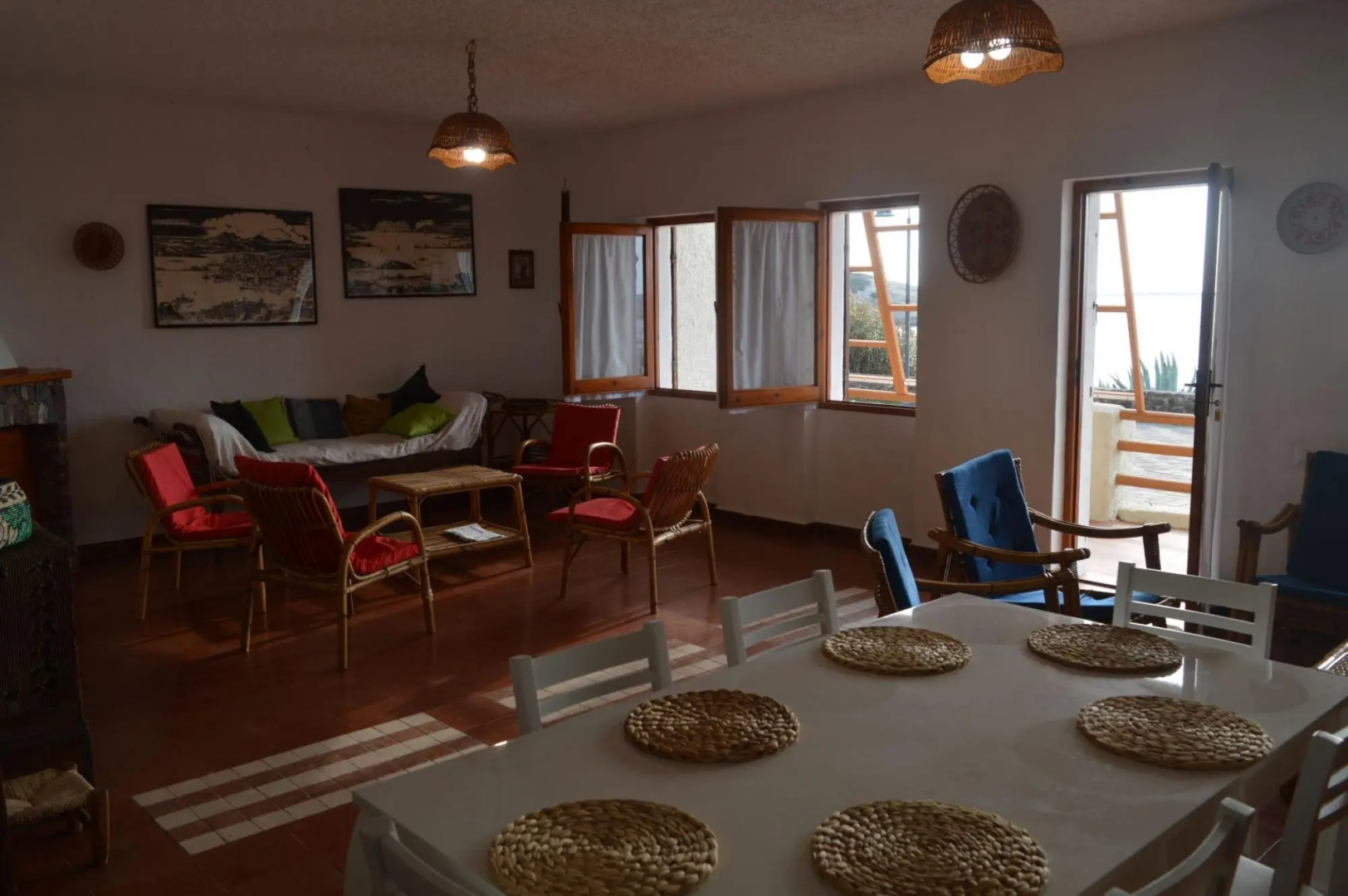 Seafront holiday home twenty meters from the western shore of Sardinia in S'archittu Beach-Casa del Giglio