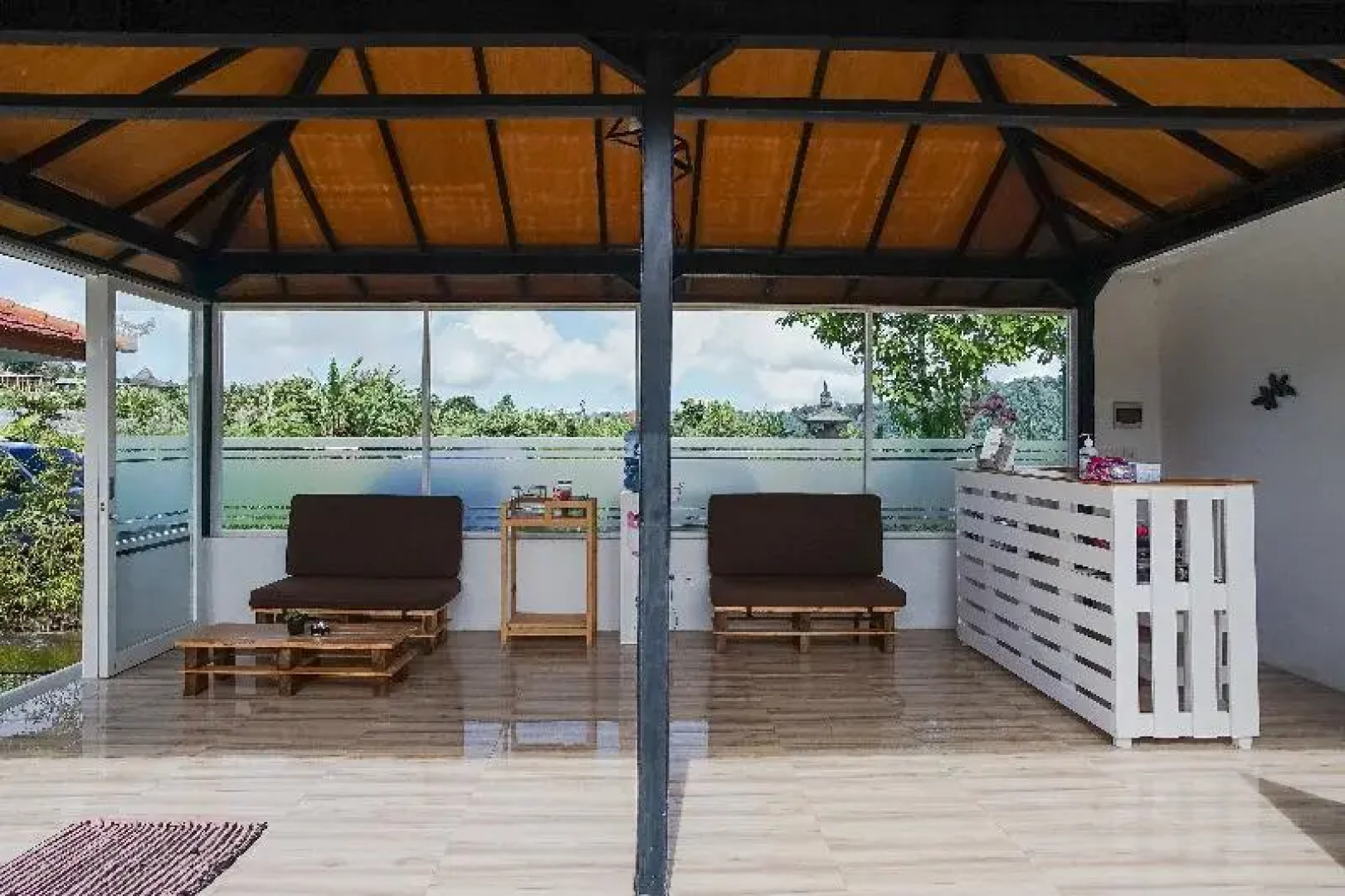 Container Smart Stay (CSS)