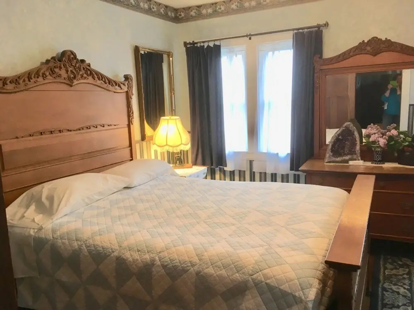 Old Iron Inn Bed and Breakfast