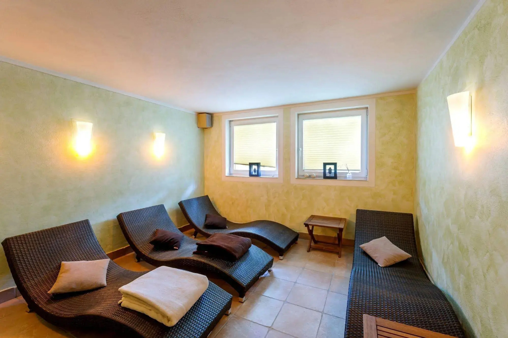 Hotel-Restaurant Dimmer