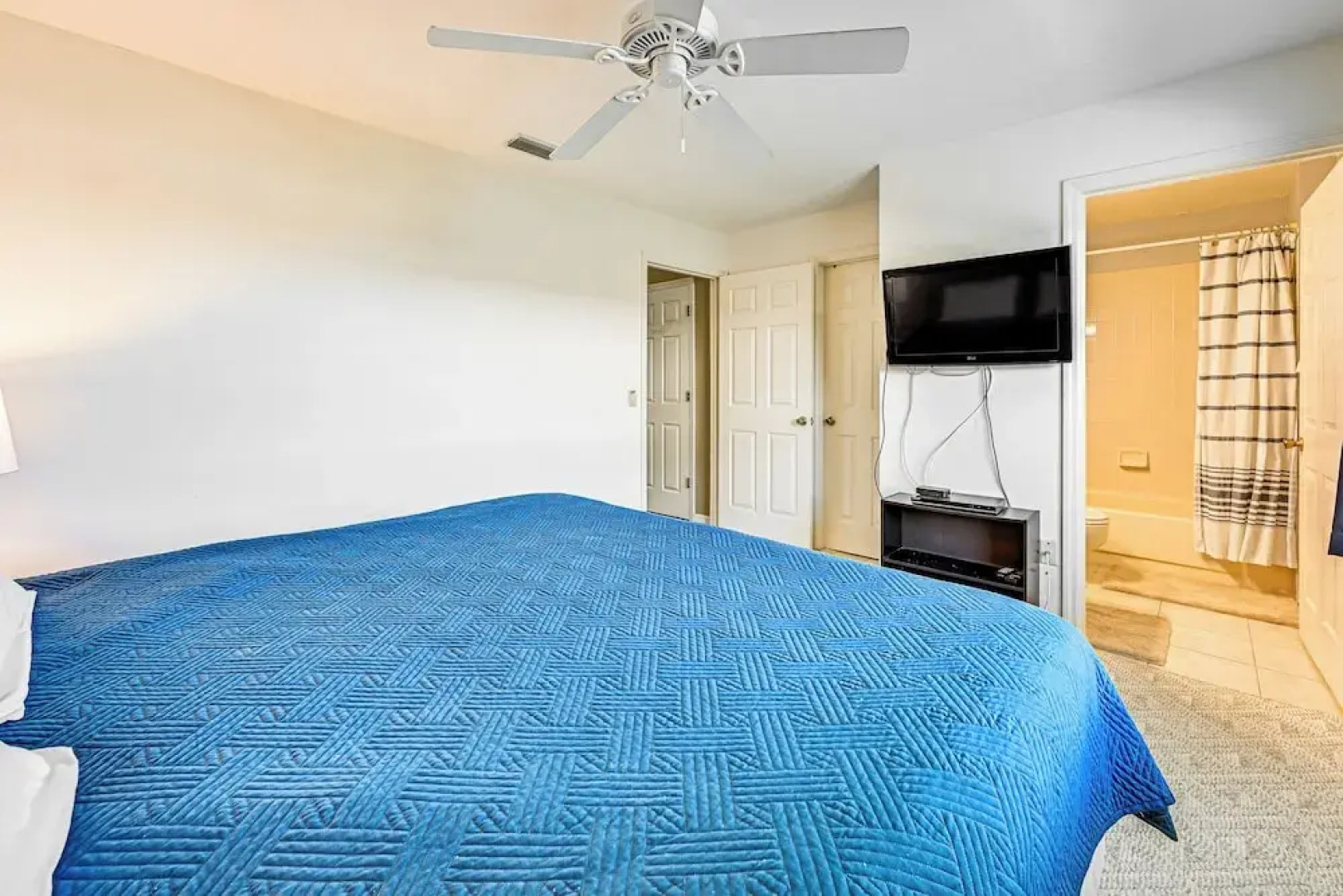 Sunny Canal-view Villa w/ Lanai in Sebring!