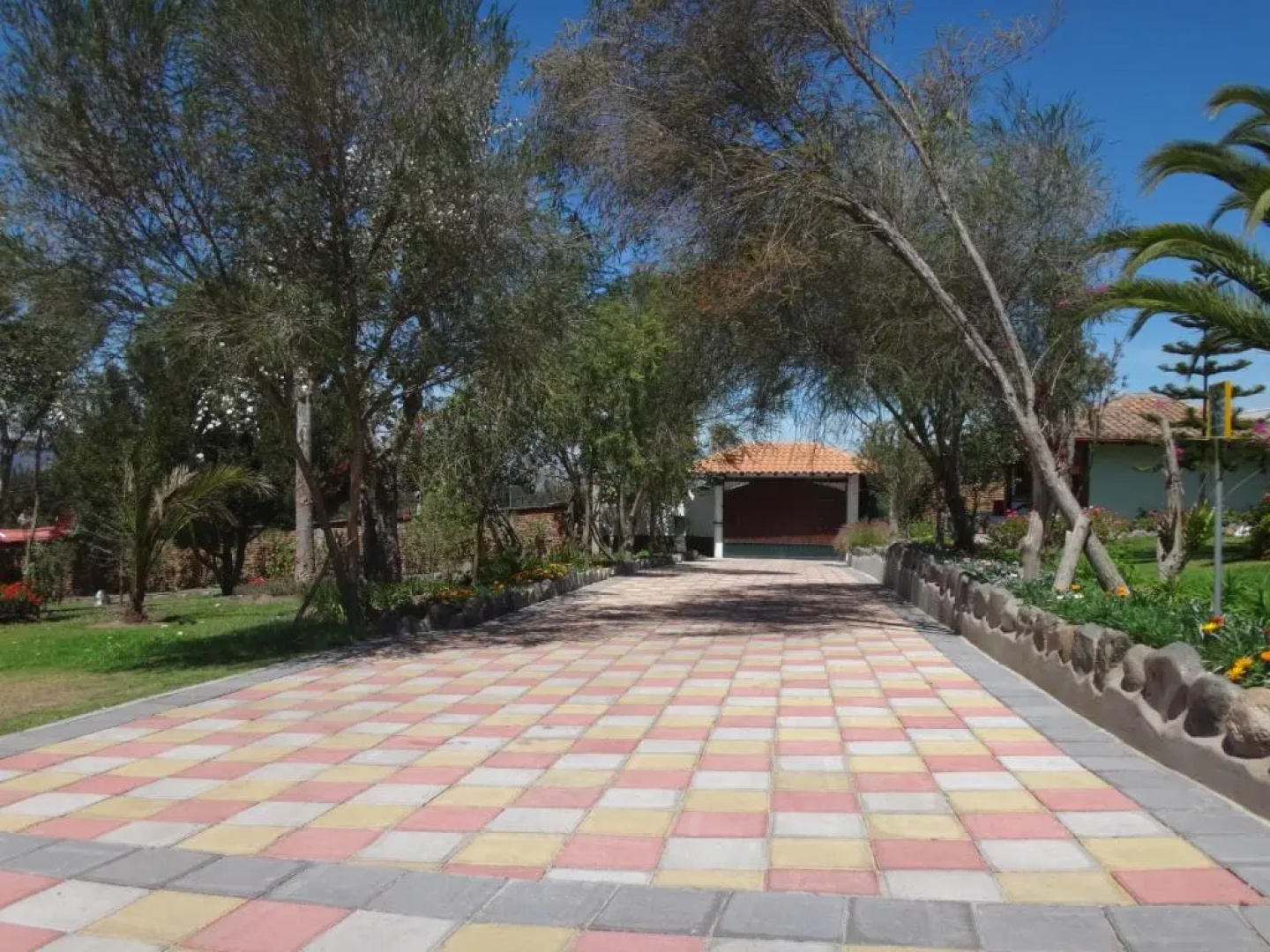 Zaysant Ecolodge