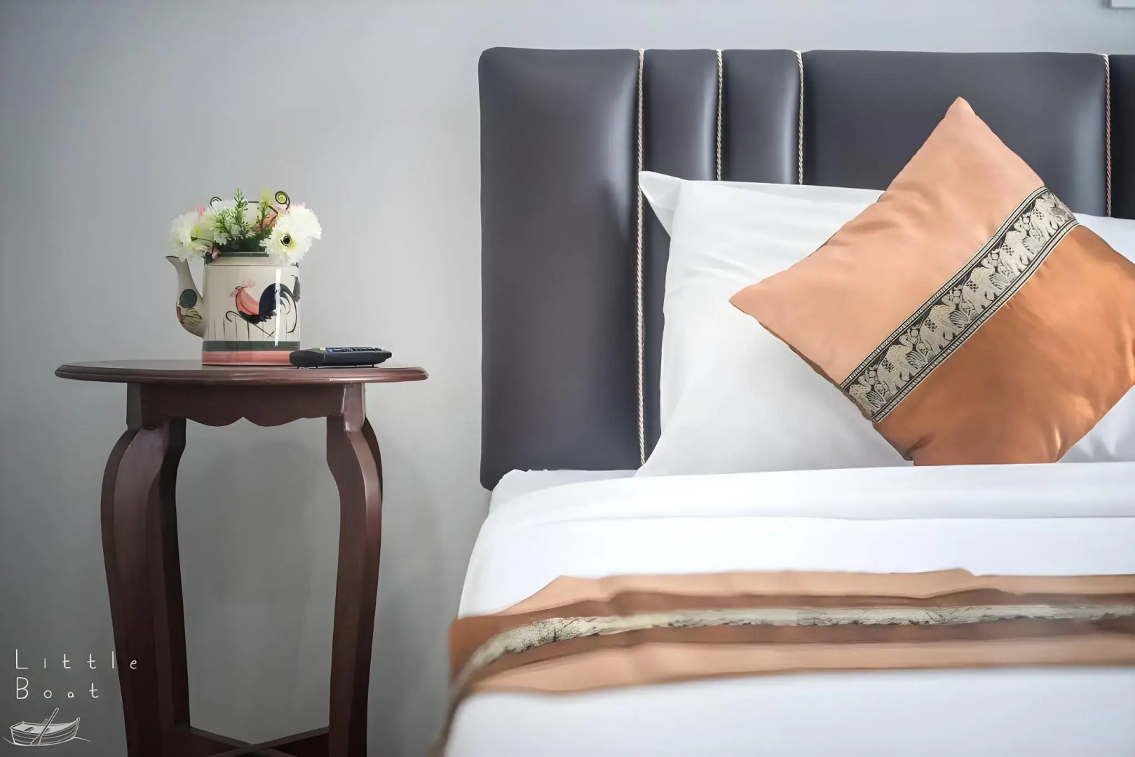 Retro Twin Home at Maesot