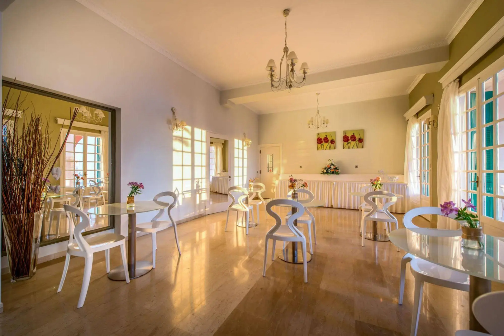 Balcony Hotel - Adults Only