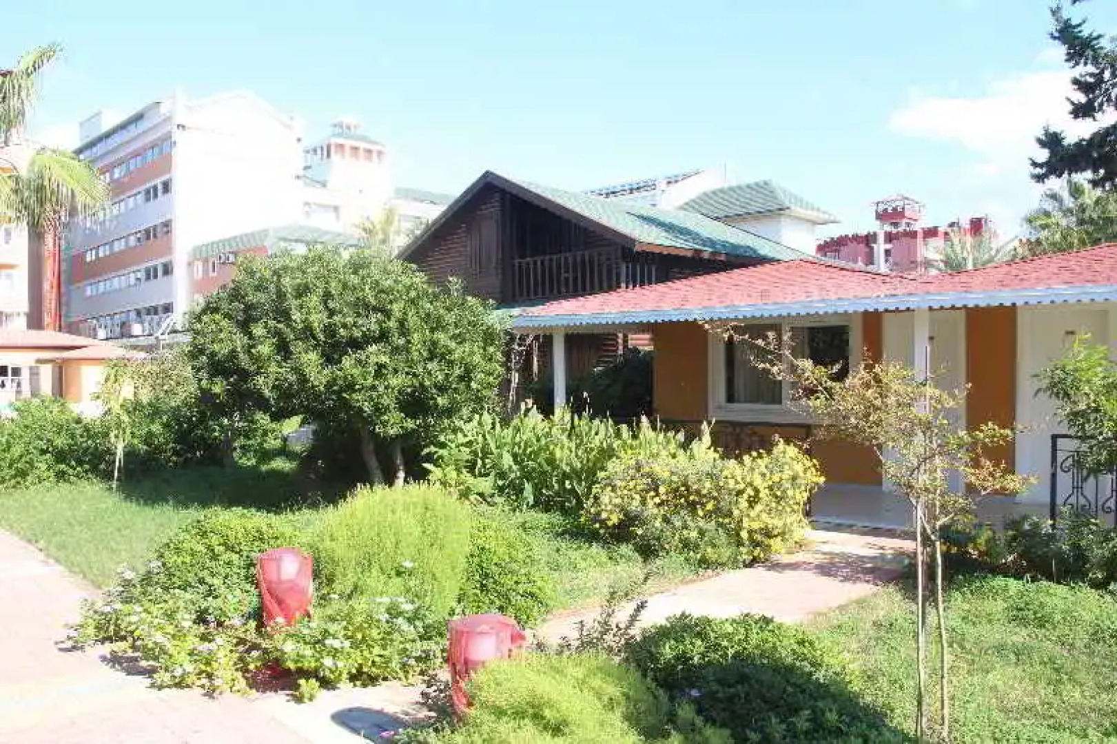 Senza Inova Beach Hotel