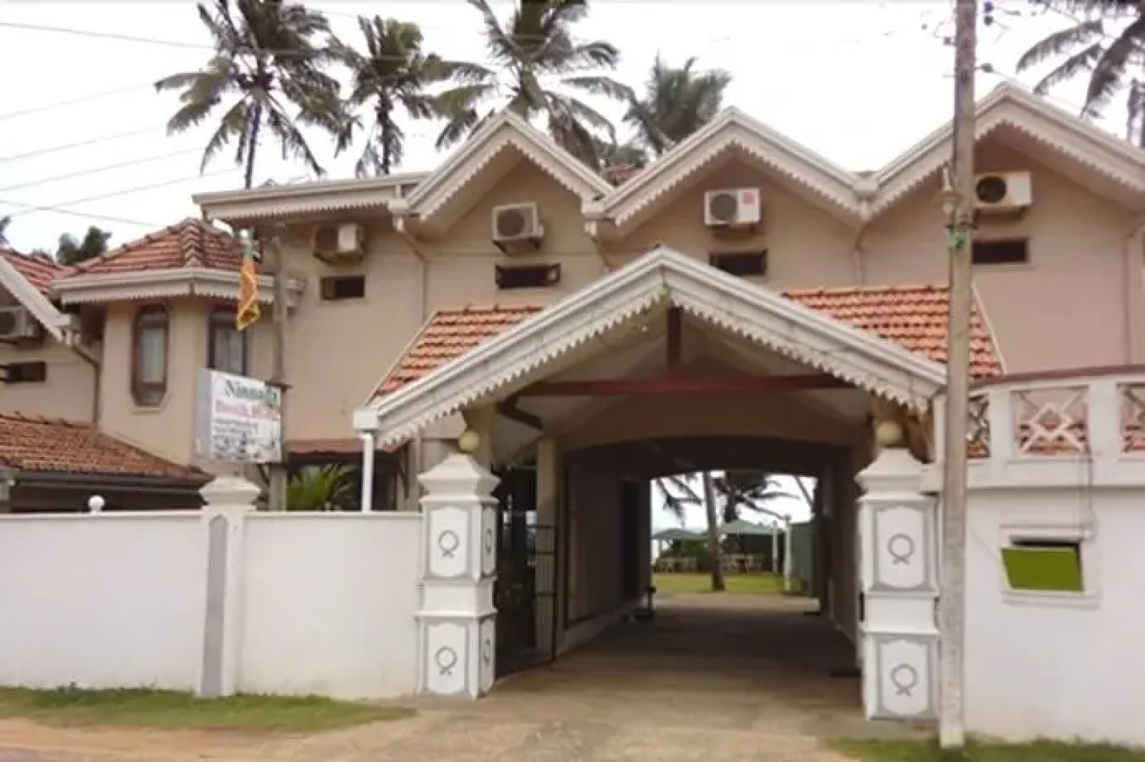 Ninnada Beach Hotel