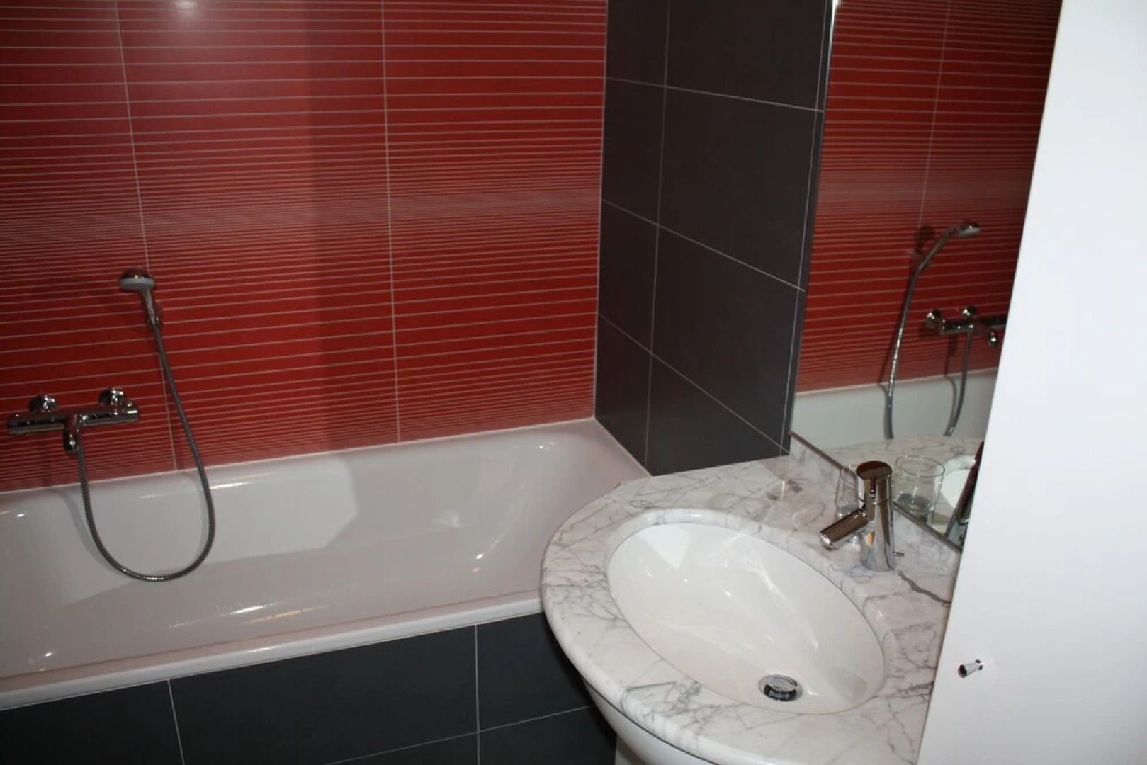 Indoor Swimming Pool, Sauna, Fitness, Private Gardens, Spacious Modern Apartment