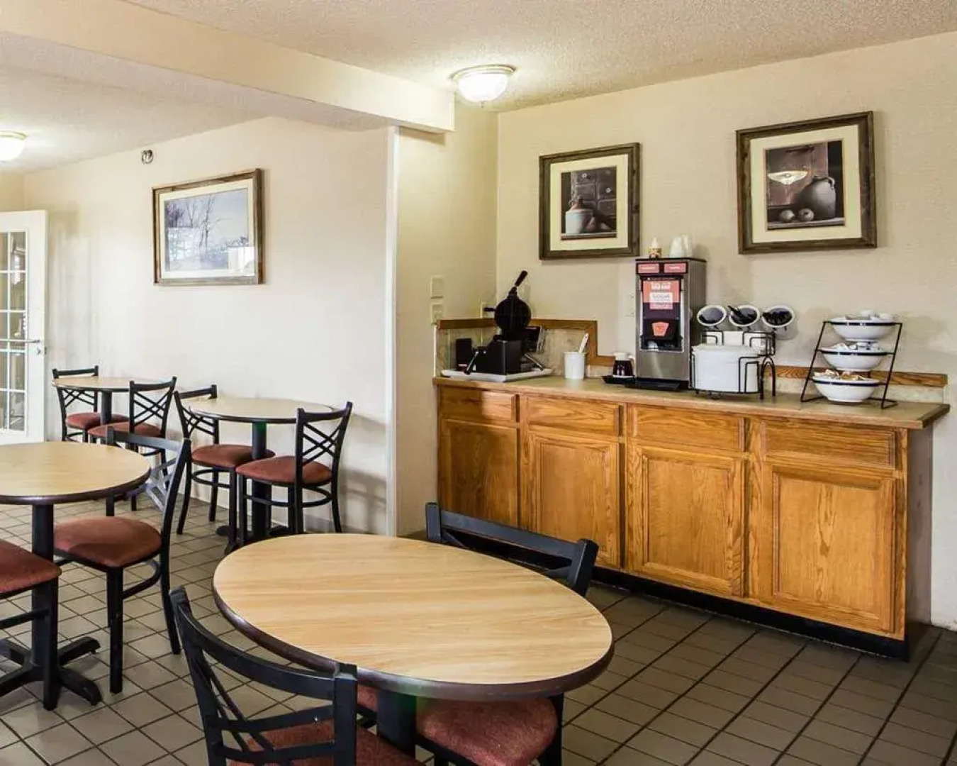 Econo Lodge Blackwell - I-35