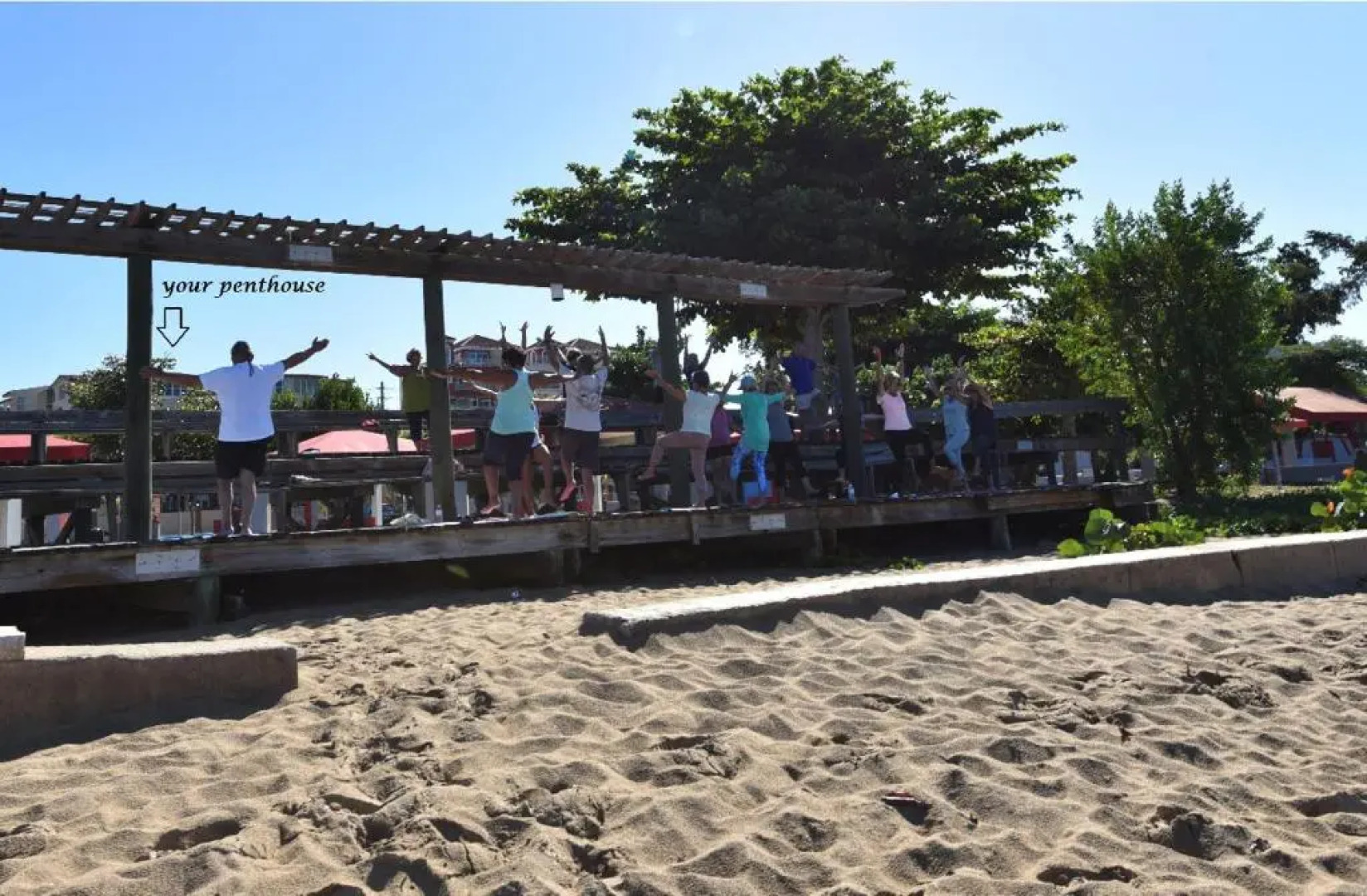 Coqui penthouse 2 across Rincon beach, pool, bbq, power and water bup