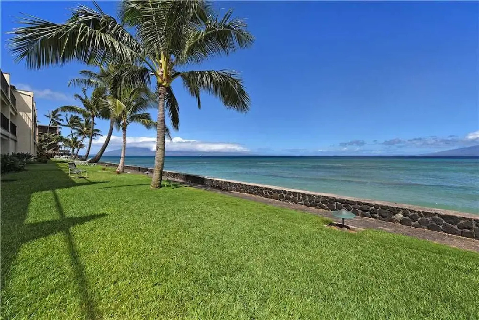 Lokelani #C104 - 1 Br condo by RedAwning