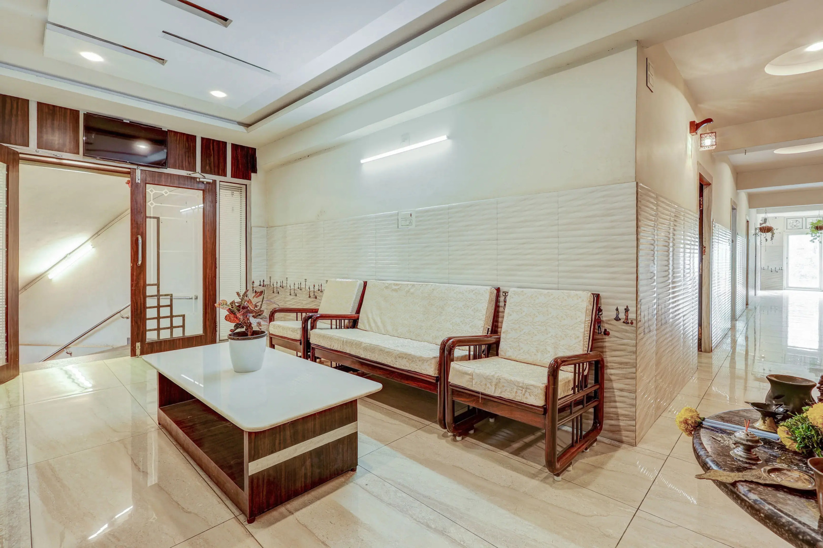 Super Hotel O Eluru Railway Station Formerly Sree Nitya Residency